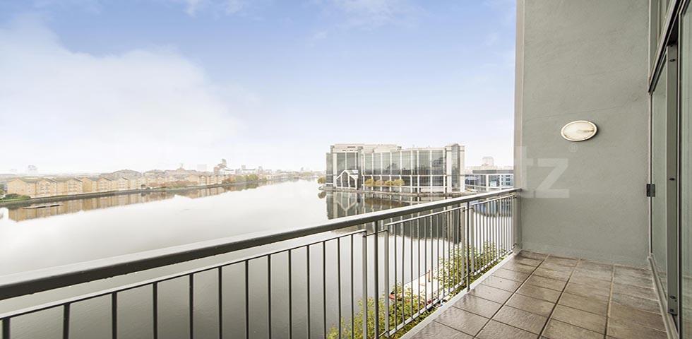 			NEW INSTRUCTION , 2 Bedroom, 1 bath, 1 reception Penthouse			 City Harbour, Selsdon Way, Canary Wharf